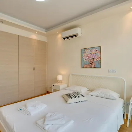 Dios Ponte 102 Beachfront 公寓