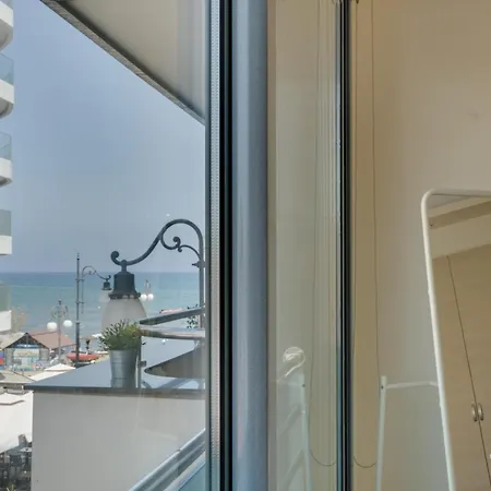 Dios Ponte 102 Beachfront Διαμέρισμα *