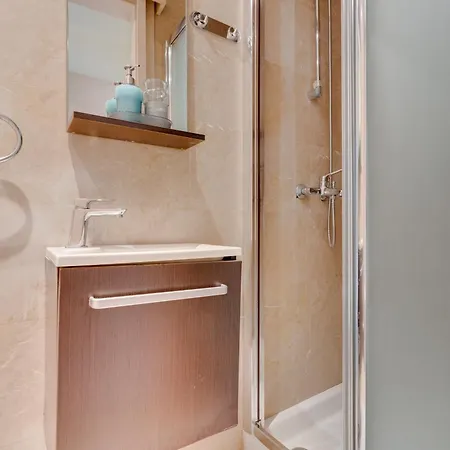 Dios Ponte 102 Beachfront Λάρνακα