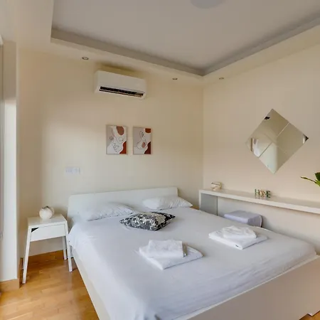 Dios Ponte 102 Beachfront *