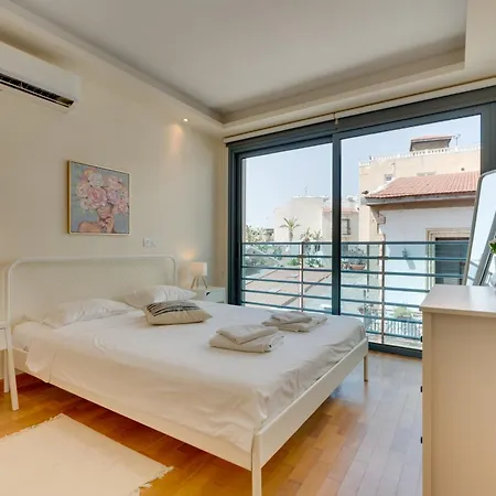 Dios Ponte 102 Beachfront *