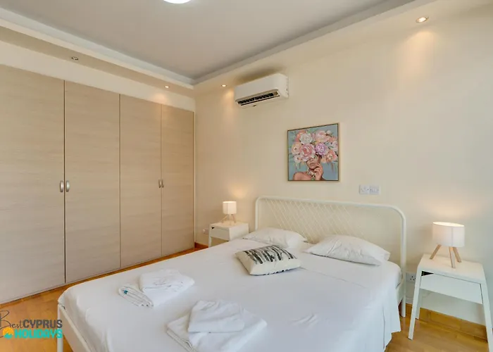 Dios Ponte 102 Beachfront דירה