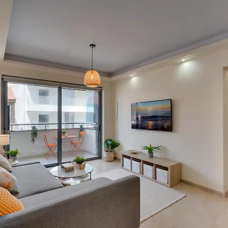 Dios Ponte 102 Beachfront Lägenhet Larnaca