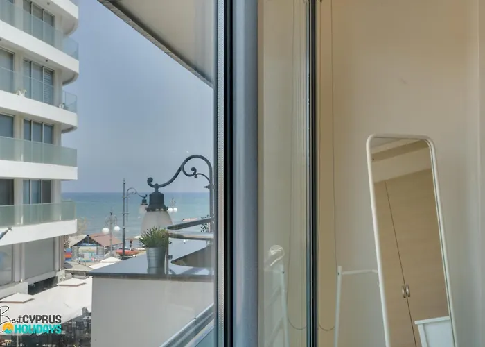 Dios Ponte 102 Beachfront アパート *