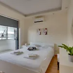 Dios Ponte 102 Beachfront * 라르나카
