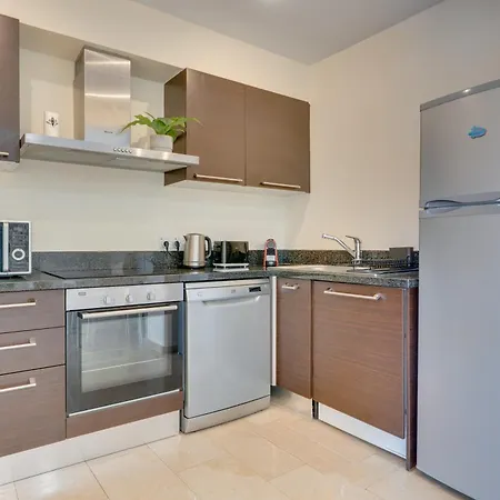 Dios Ponte 102 Beachfront Larnaca