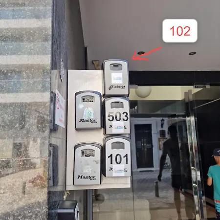 Dios Ponte 102 Beachfront דירה לרנקה