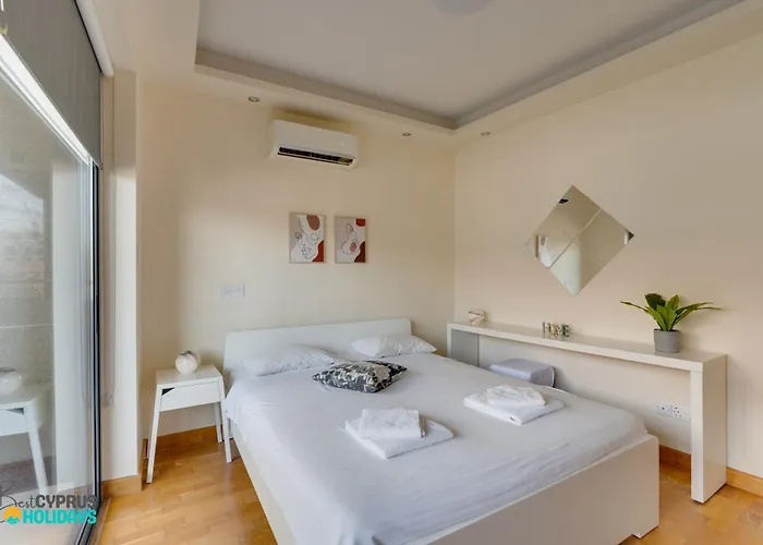 Dios Ponte 102 Beachfront *