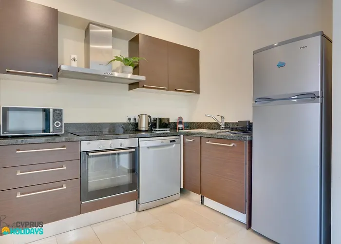 Dios Ponte 102 Beachfront Larnaca