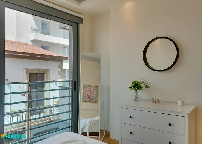 Dios Ponte 102 Beachfront Apartmán Larnaca