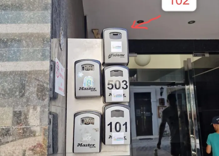 Dios Ponte 102 Beachfront Apartmán Larnaca